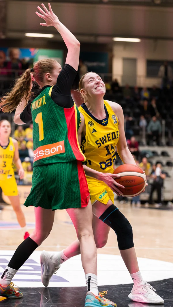 Stephanie Visscher, Guard