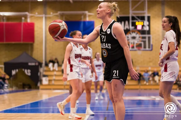 21, Anna Seilund, Guard